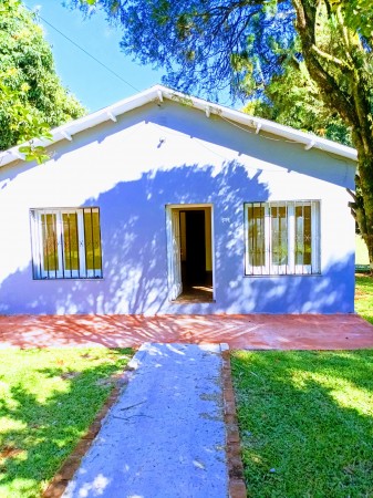 Casa de dos dormitorios frente al super del Valle