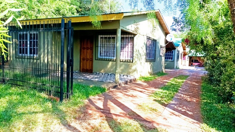 Inversion tres casa nuevas en terreno grande