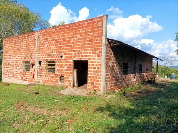 VENDO CHACRA CAMPO EN PROFUNDIDAD CANDELARIA 10 HECTAREAS SOBRE ASFALTO A 20 MINUTOS DE POSADAS