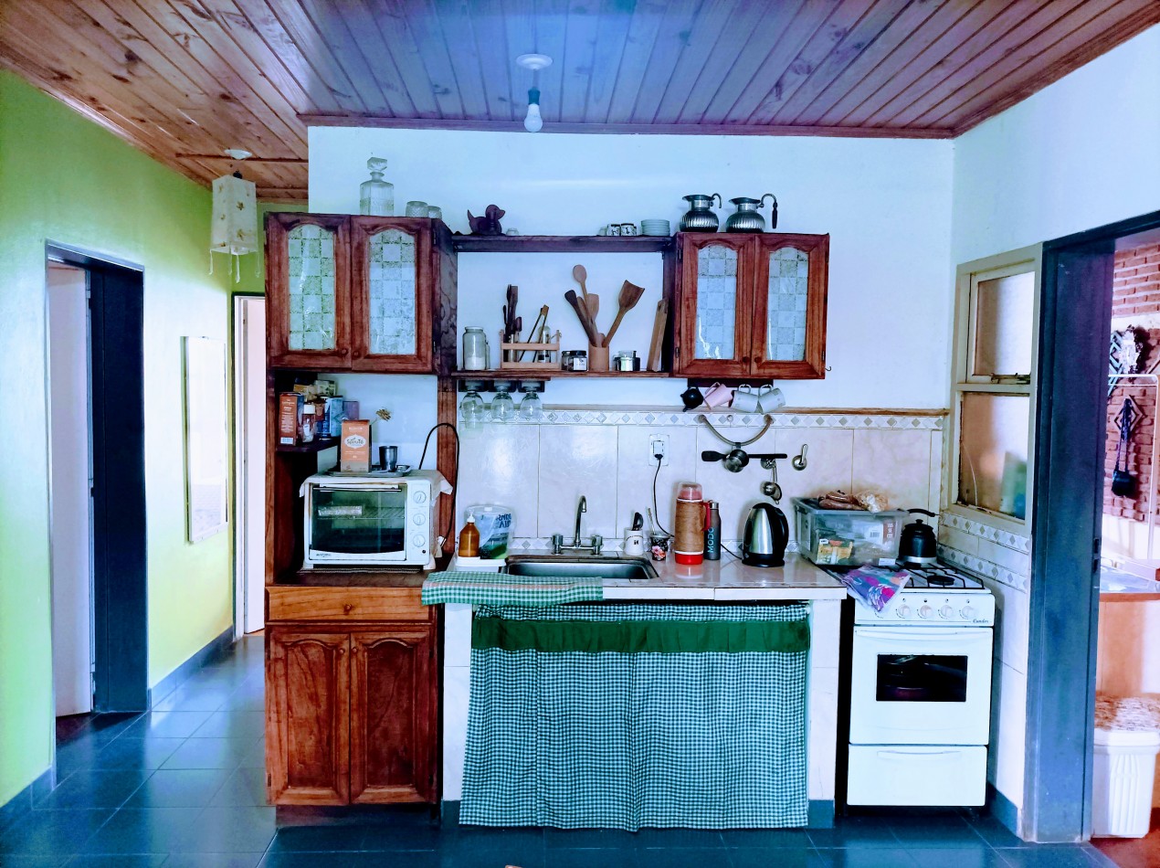 Casa en Venta en Jardin America Barrio 100 viv. Los Lapachos