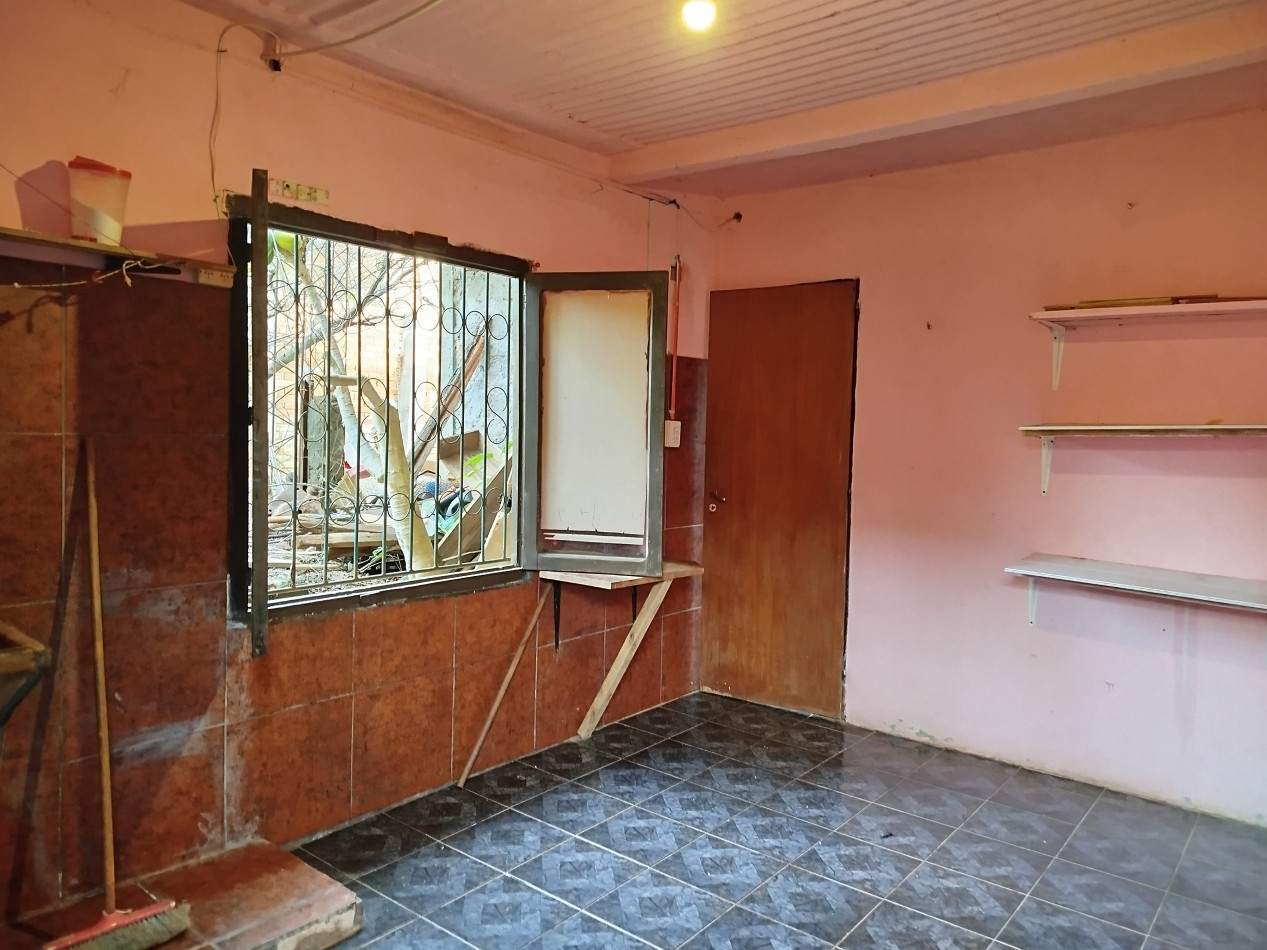 Casa amplia con patio y quincho en alquiler - Barrio Hospital