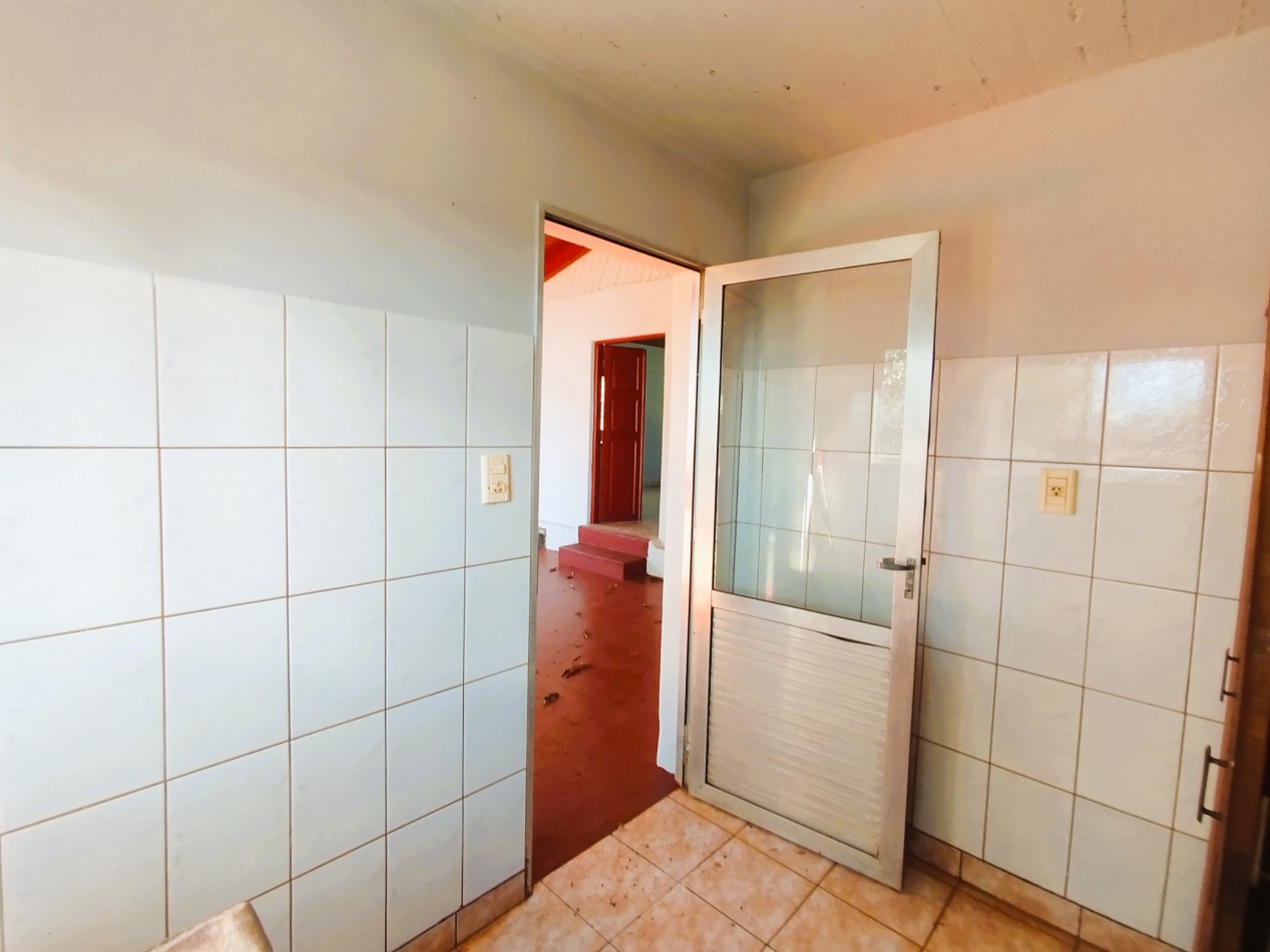 Casa en alquiler 6 ambientes cerca de Muebleria Kubizen