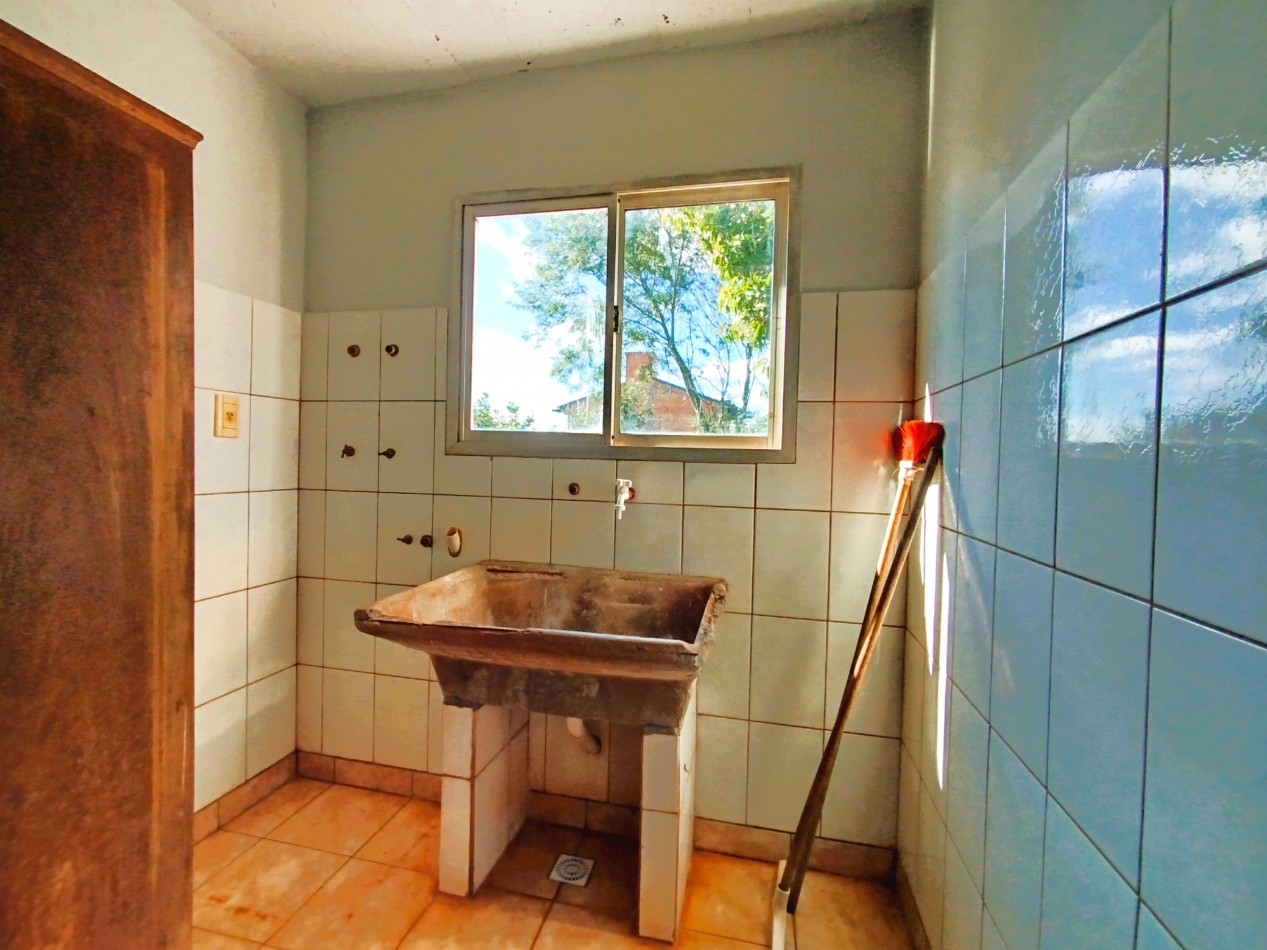 Casa en alquiler 6 ambientes cerca de Muebleria Kubizen