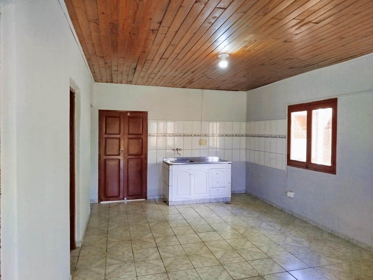 Casa en alquiler 6 ambientes cerca de Muebleria Kubizen