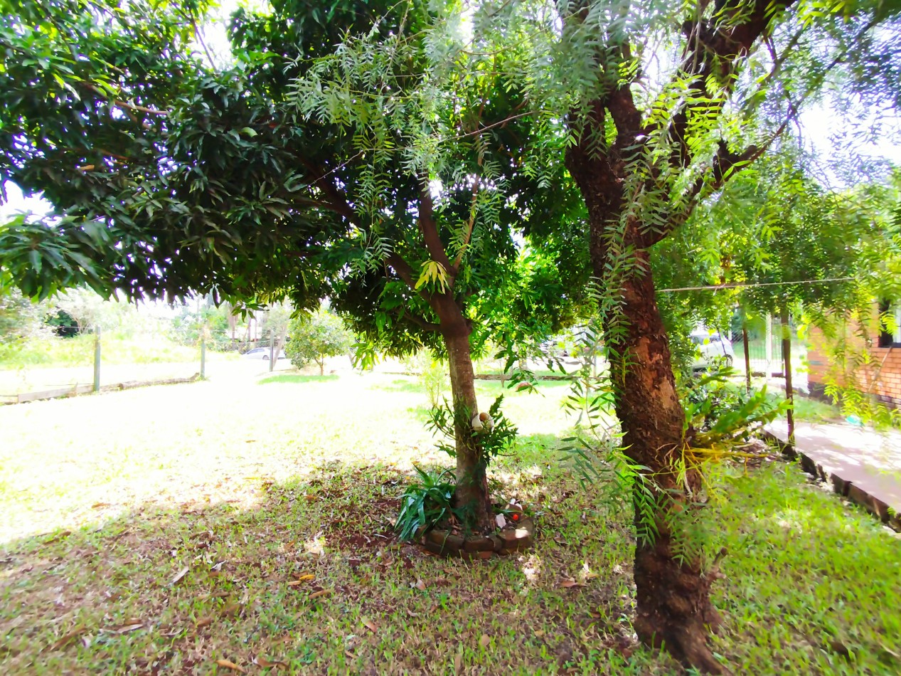 Casa grande en venta cerca de escuela de Comercio Barrio Norte esquina