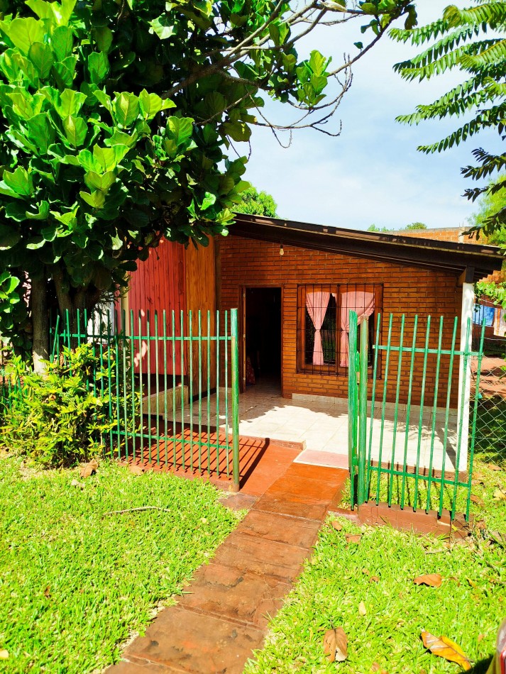 Casa grande en venta cerca de escuela de Comercio Barrio Norte esquina