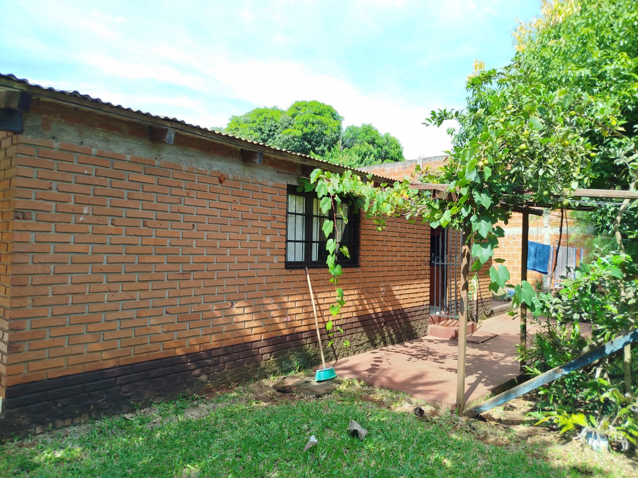 Casa grande en venta cerca de escuela de Comercio Barrio Norte esquina