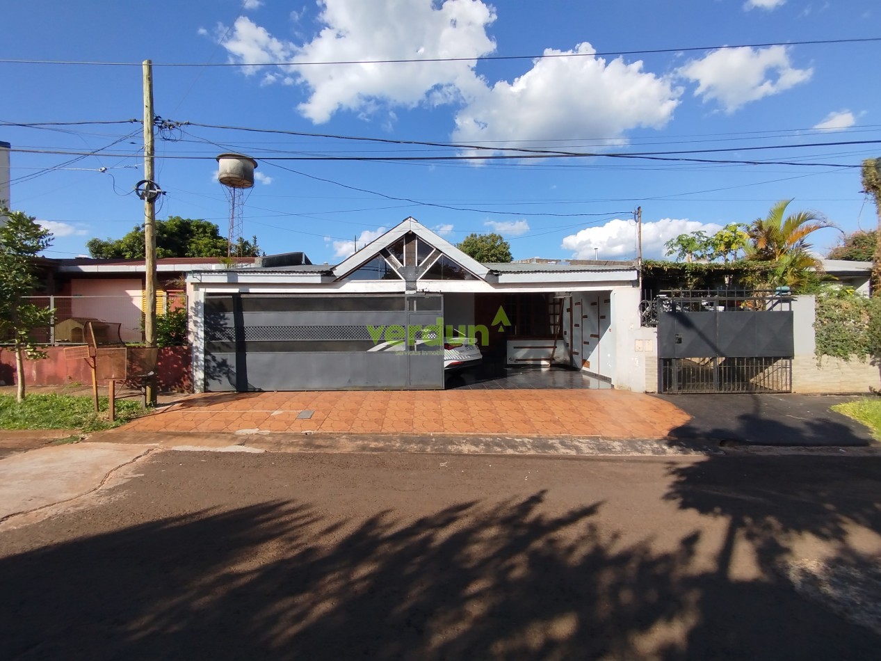 Casa en venta centro de Aristobulo del Valle