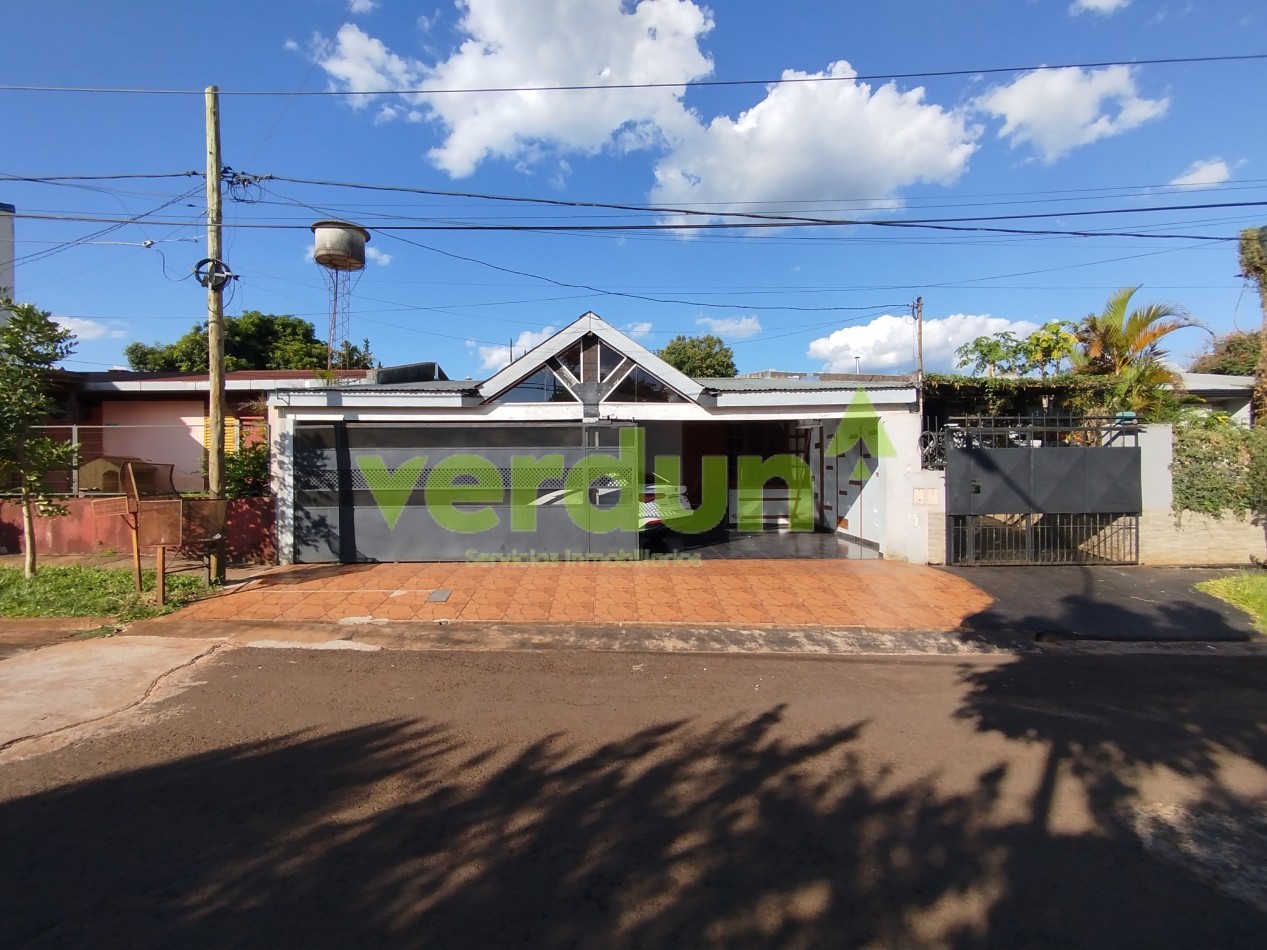 Casa en venta centro de Aristobulo del Valle