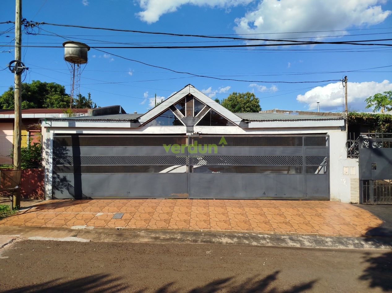 Casa en venta centro de Aristobulo del Valle