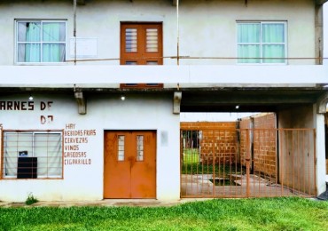 Casa con local comercial en zona de gran crecimiento