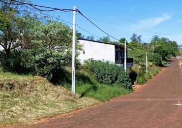 Terreno centrico sobre calle empedrada