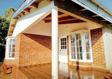 Casa grande en alquiler 3 dormitorios en Barrio Bancario de Aristobulo del Valle