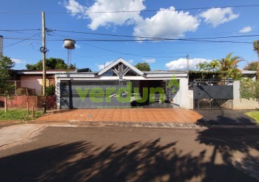 Casa en venta centro de Aristobulo del Valle